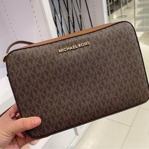 Michael Kors Eest West Crossbody